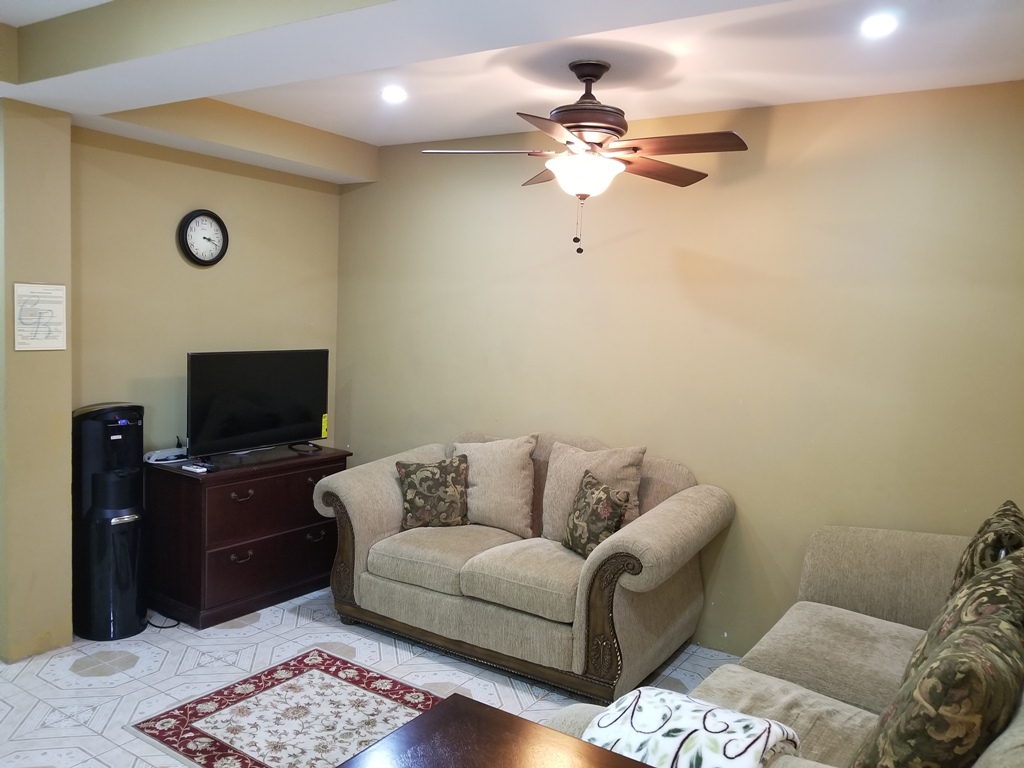 Fully Furnished 2 Bed 1 Bath  Vacation Rental in Belize City for Rent