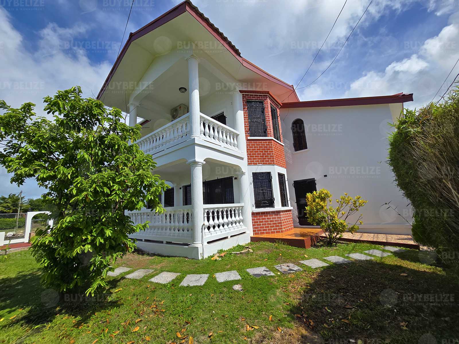 5 Bed 3.5 Bath House in Moho Bay Belize City for Rent