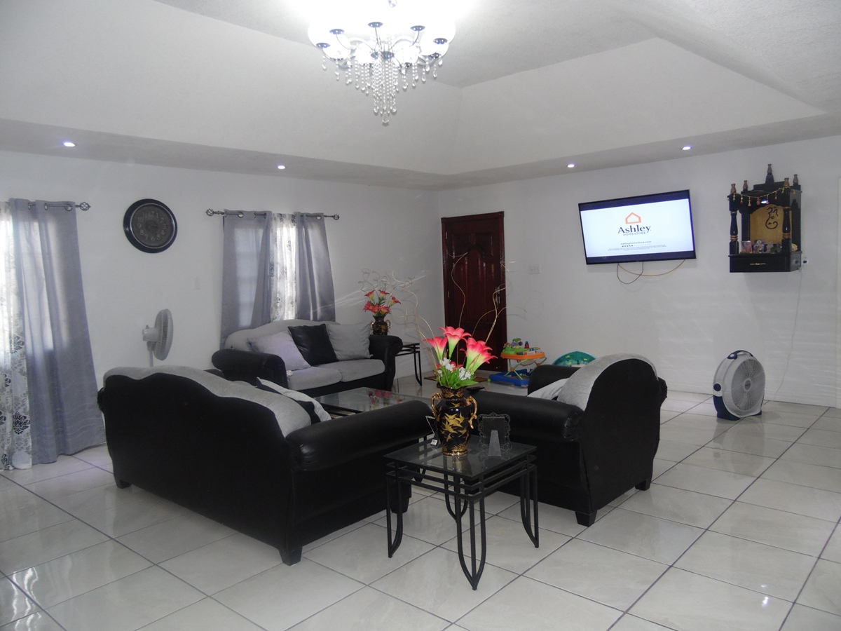 3 Bed Apartment for Rent in Belize City