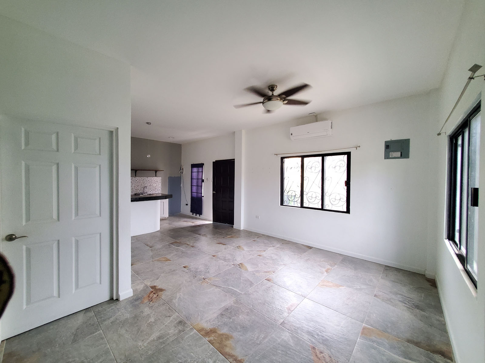 Large Unfurnished Studio Apartment for Rent